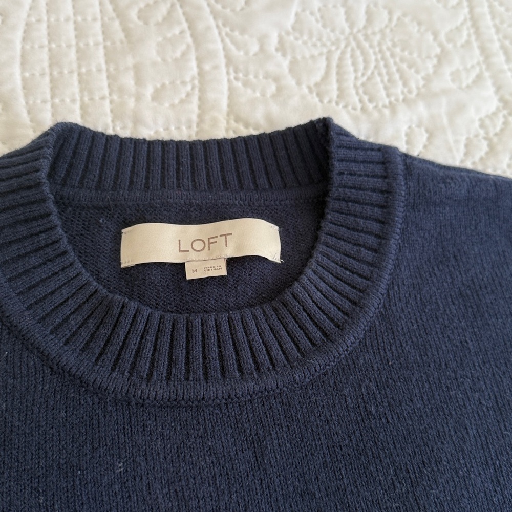 LOFT Women’s Dark Blue Crewneck Sweater - Picture 3 of 11
